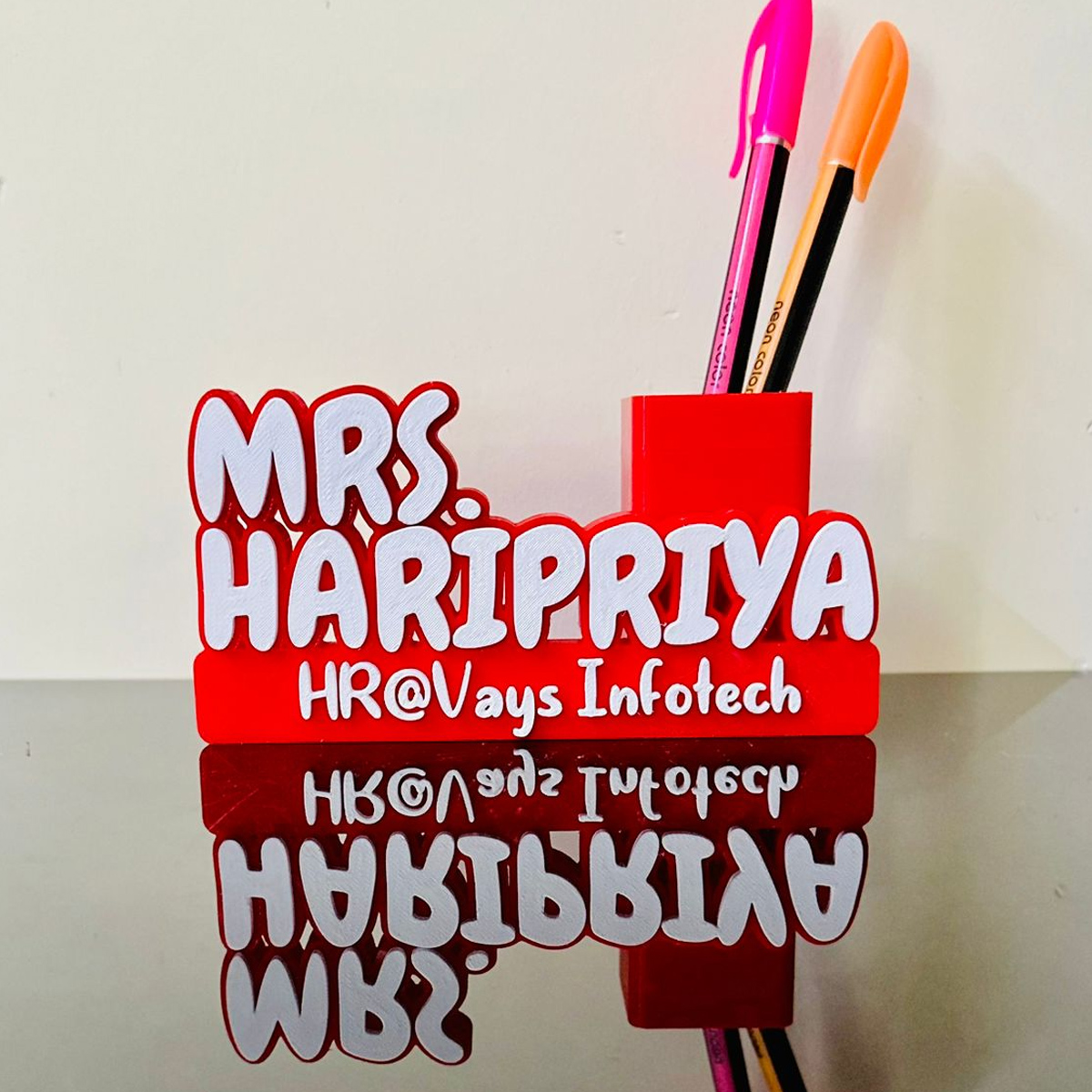 Customisable 3D Printed Desk Name with Pen Stand